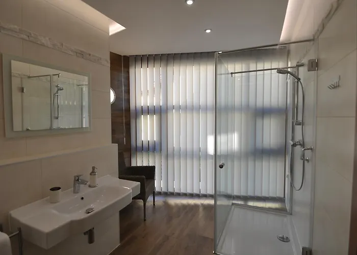 Jasminowe Ogrody לינה וארוחת בוקר שצ'צ'ירק